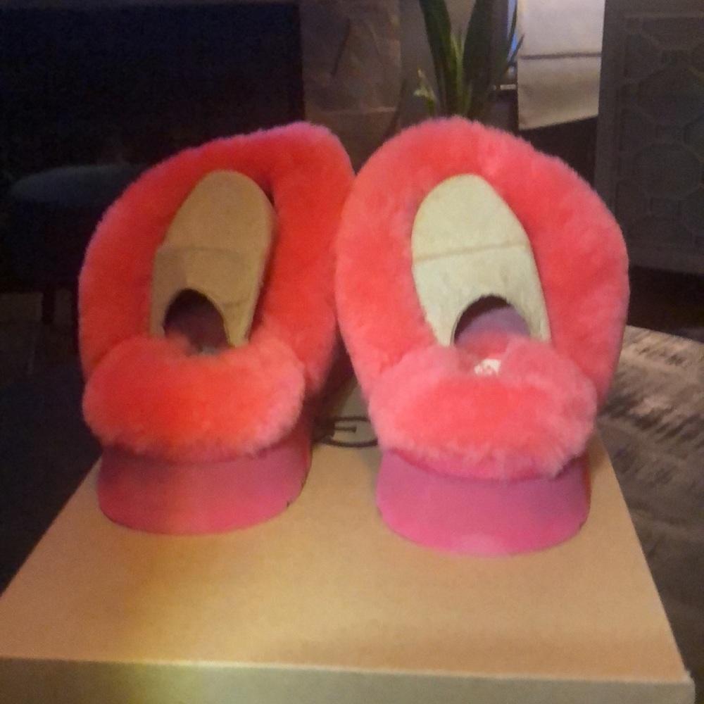 UGG Pink Fluffy Mules - Picture 3 of 5